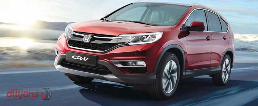 Новый кроссовер Honda CRV в движении